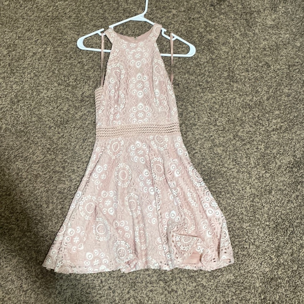 City triangles pink and white dress